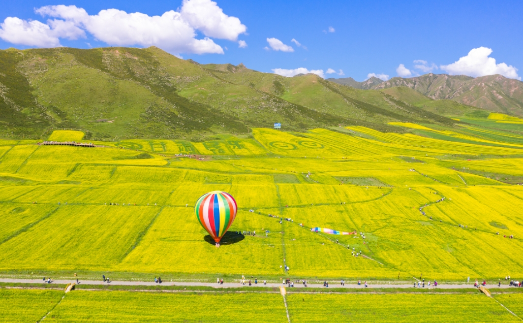 云邦应旅游度假平台作为区域性综合服务平台,依托其深耕本地化服务的优势,构建了覆盖旅游、住宿、本地生活服务的全链条生态体系。平台以“智慧旅居,深度体验”为核心定位,通过整合区域旅