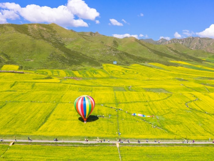 云邦应旅游度假平台作为区域性综合服务平台，依托其深耕本地化服务的优势，构建了覆盖旅游、住宿、本地生活服务的全链条生态体系。平台以“智慧旅居，深度体验”为核心定位，通过整合区域旅